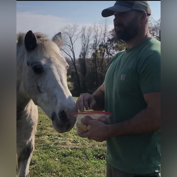 Saving things from the landfill one item at a time. 💚NaturesAnimal9940 - Picture 1 of 1